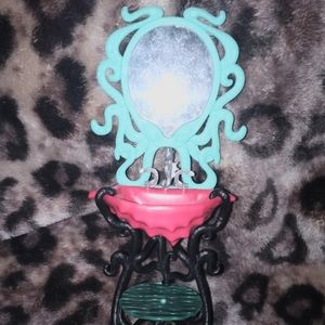 MH Lagoona Blue Shower Vanity and Chair Play Set
